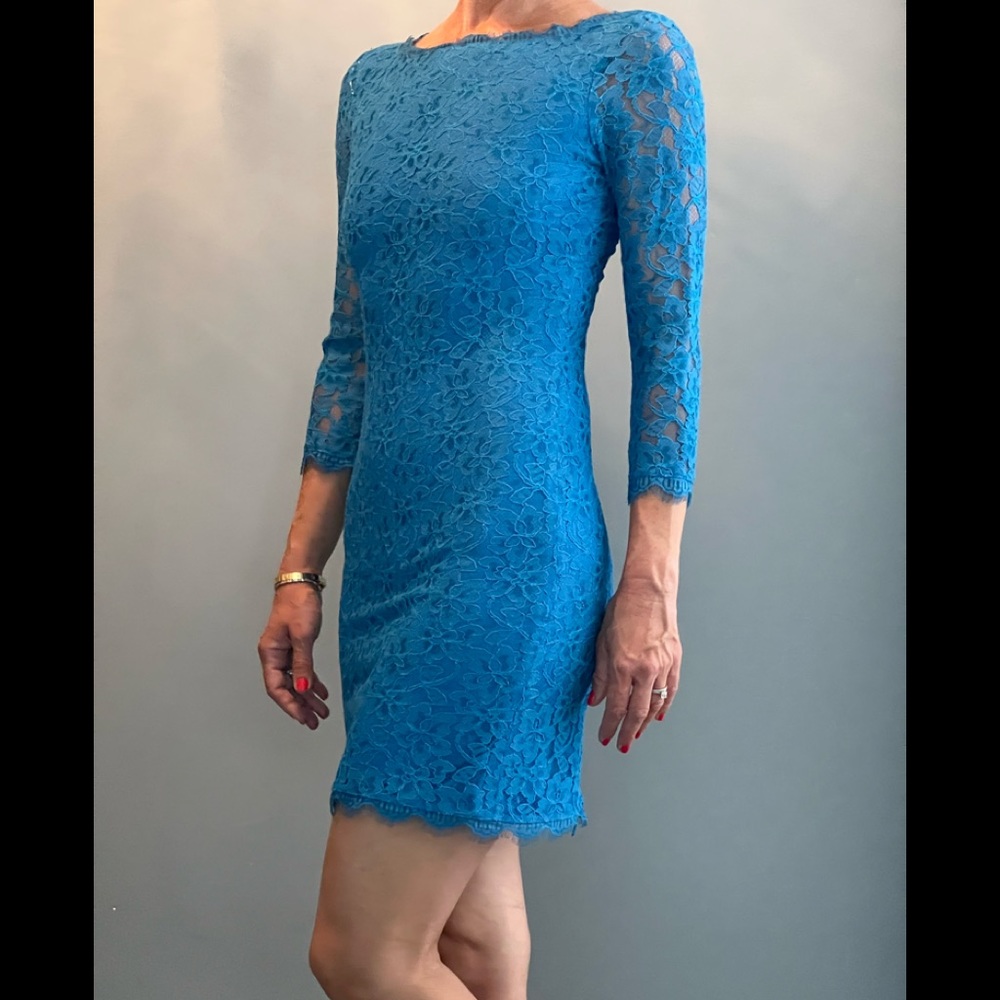 Diane vonFurstenberg gorgeous turquoise lace dress. Size 2